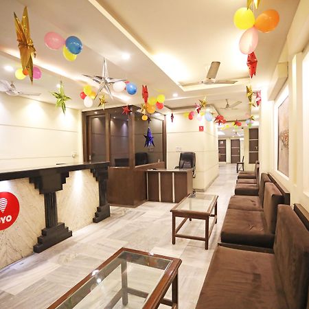 Capital O 10750 Hotel Vivek New Delhi Eksteriør billede