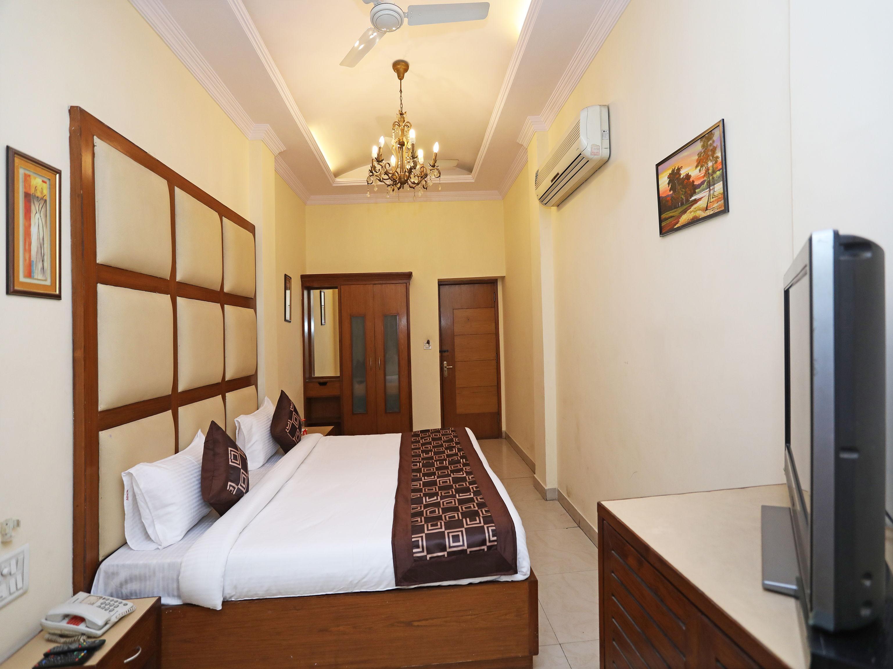 Capital O 10750 Hotel Vivek New Delhi Eksteriør billede
