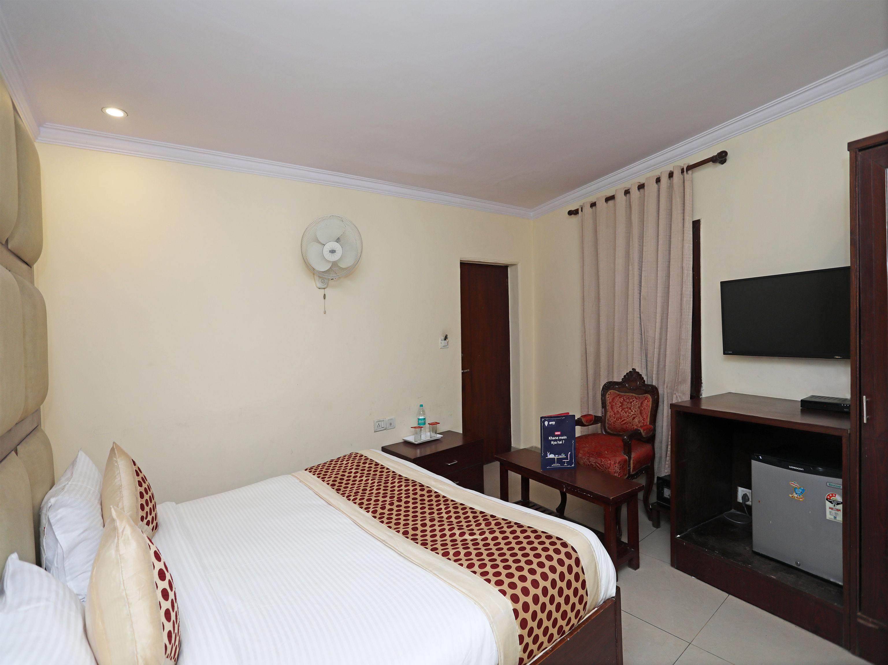 Capital O 10750 Hotel Vivek New Delhi Eksteriør billede