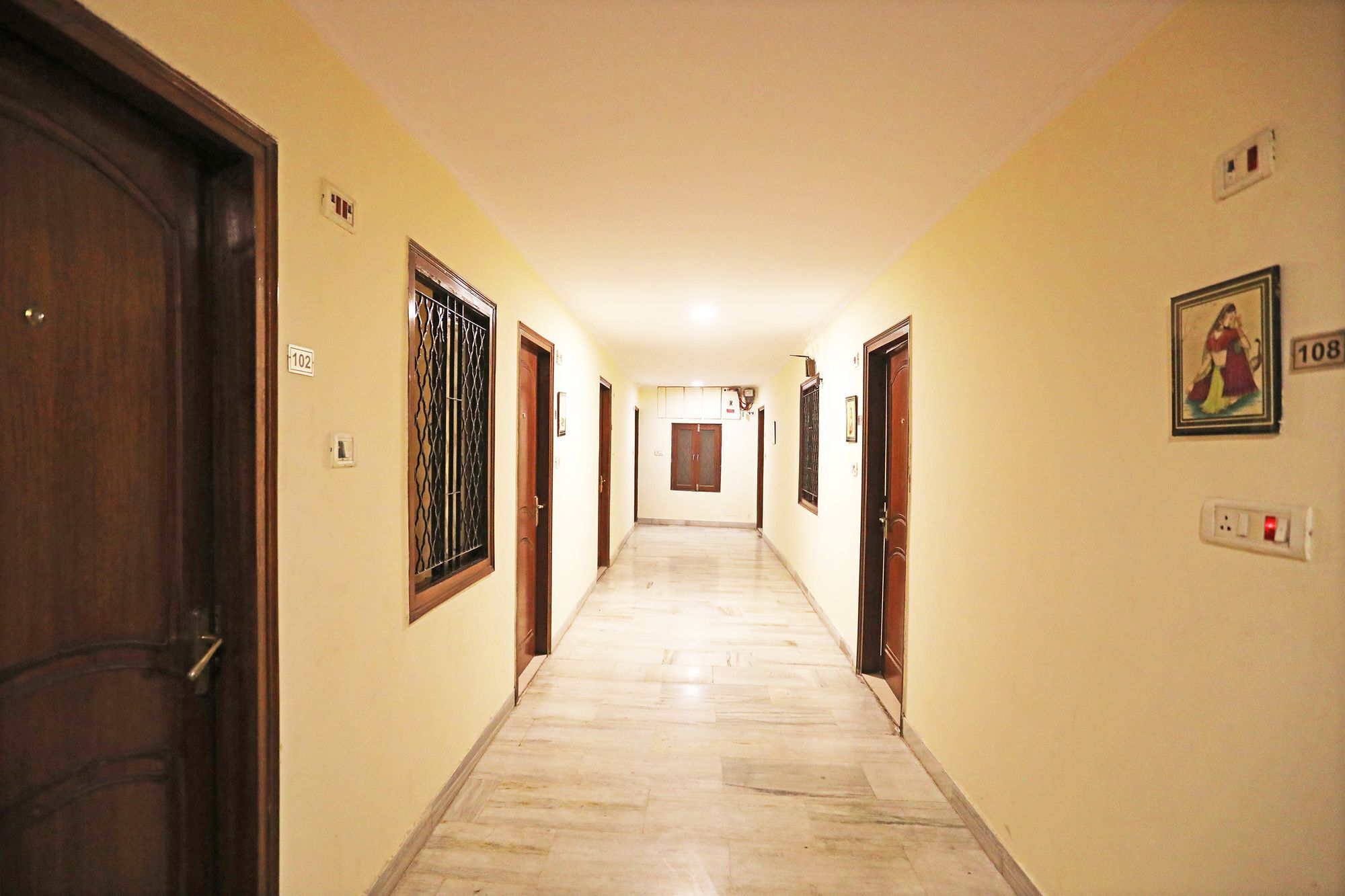 Capital O 10750 Hotel Vivek New Delhi Eksteriør billede